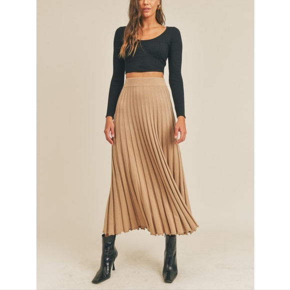 NEW Mable Tan Pleated Knit Maxi Skirt S - Picture 1 of 8
